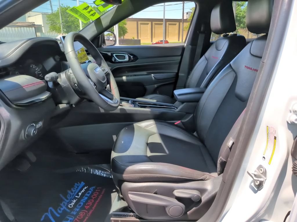 Used 2025 Jeep Compass Trailhawk AWD/4WD image 20