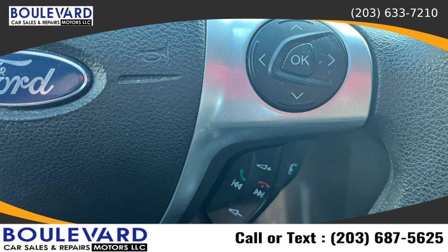 Used 2013 Ford Focus SE FWD image 22
