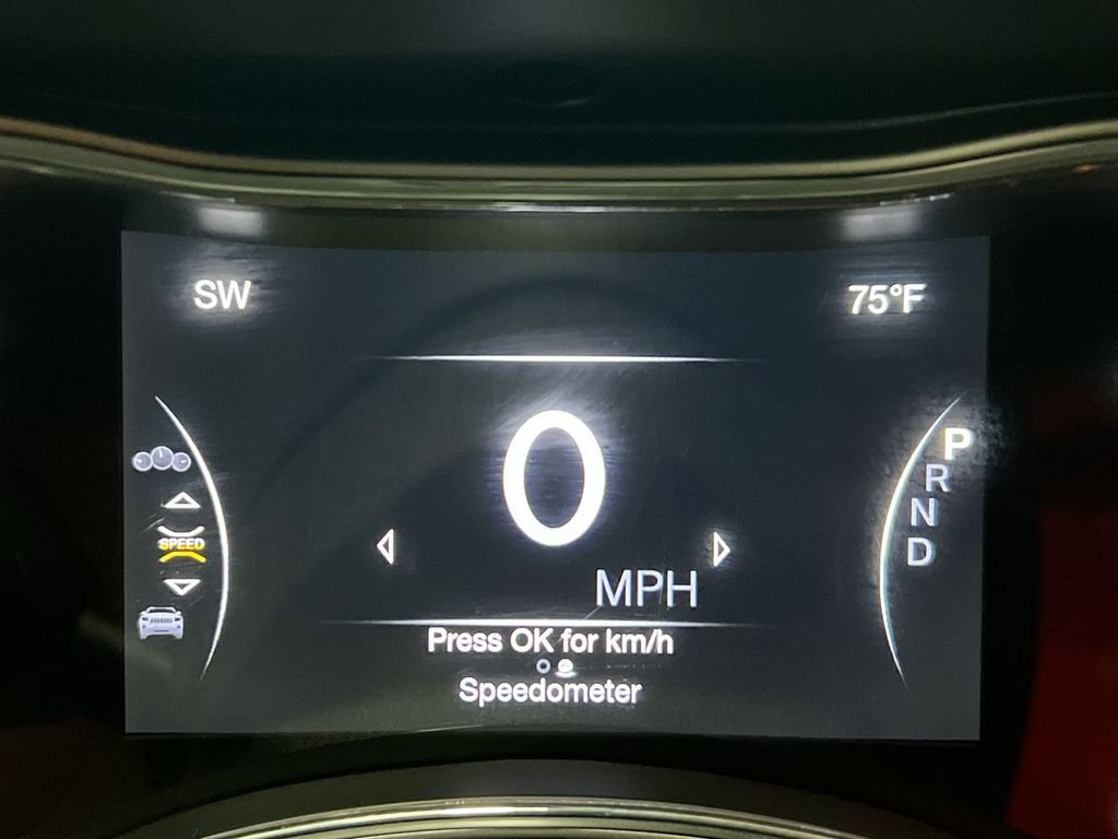 Used 2020 Jeep Grand Cherokee Altitude AWD/4WD image 13