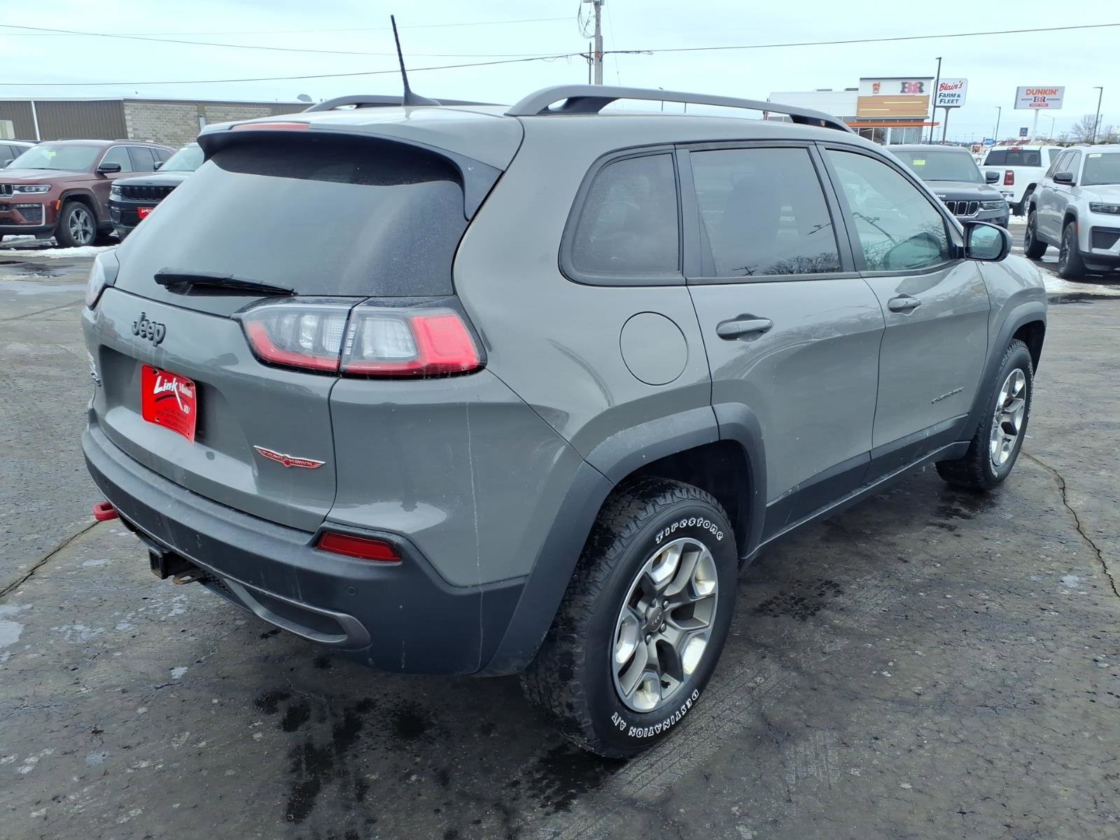 Used 2019 Jeep Cherokee Trailhawk w/ Cold Weather Group AWD/4WD image 4