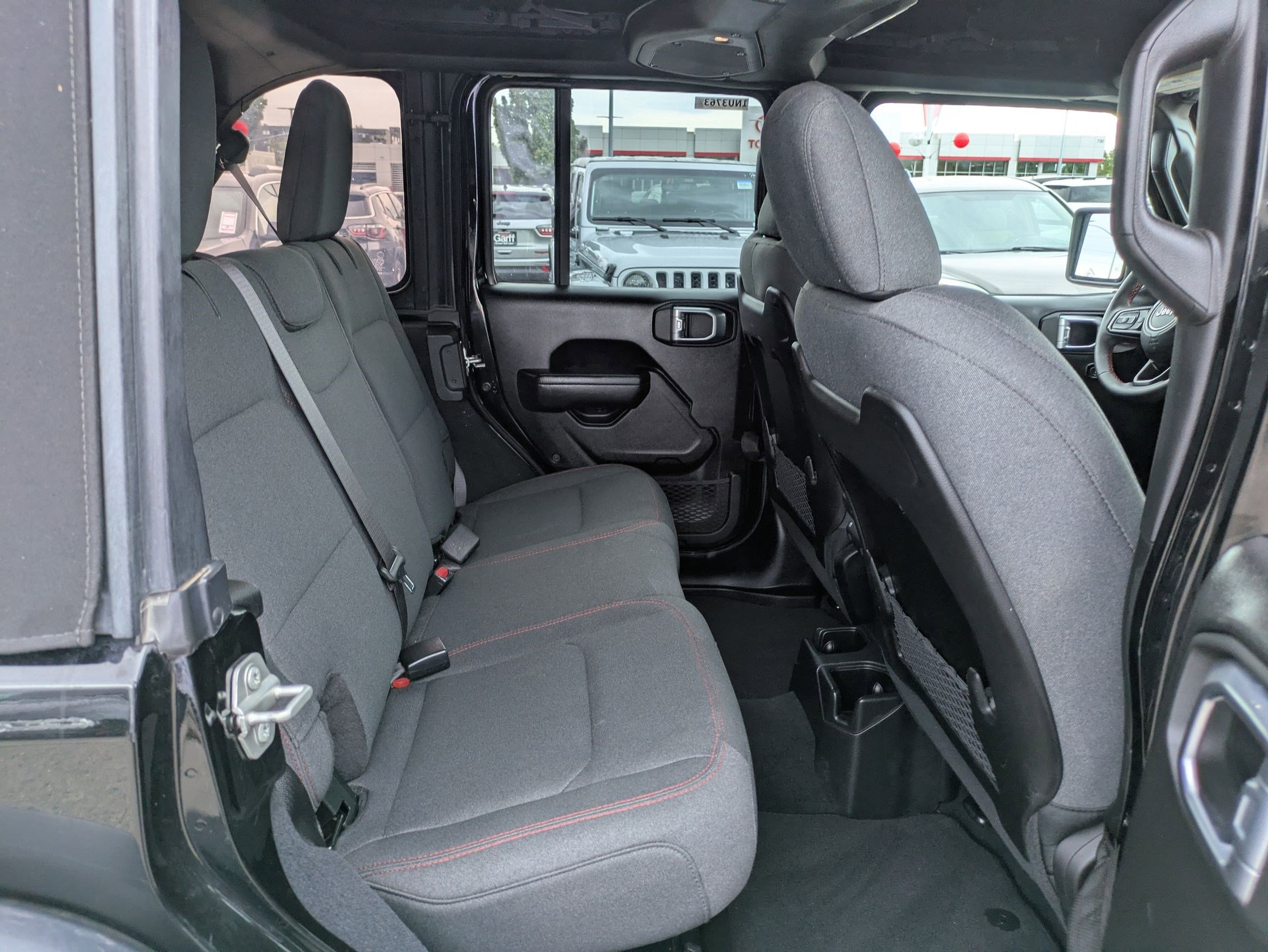 Used 2024 Jeep Wrangler Unlimited Rubicon w/ Convenience Group image 32