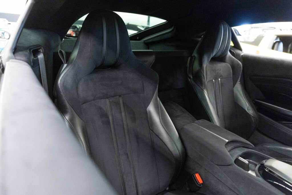 Used 2020 Aston Martin V8 Vantage Coupe image 13