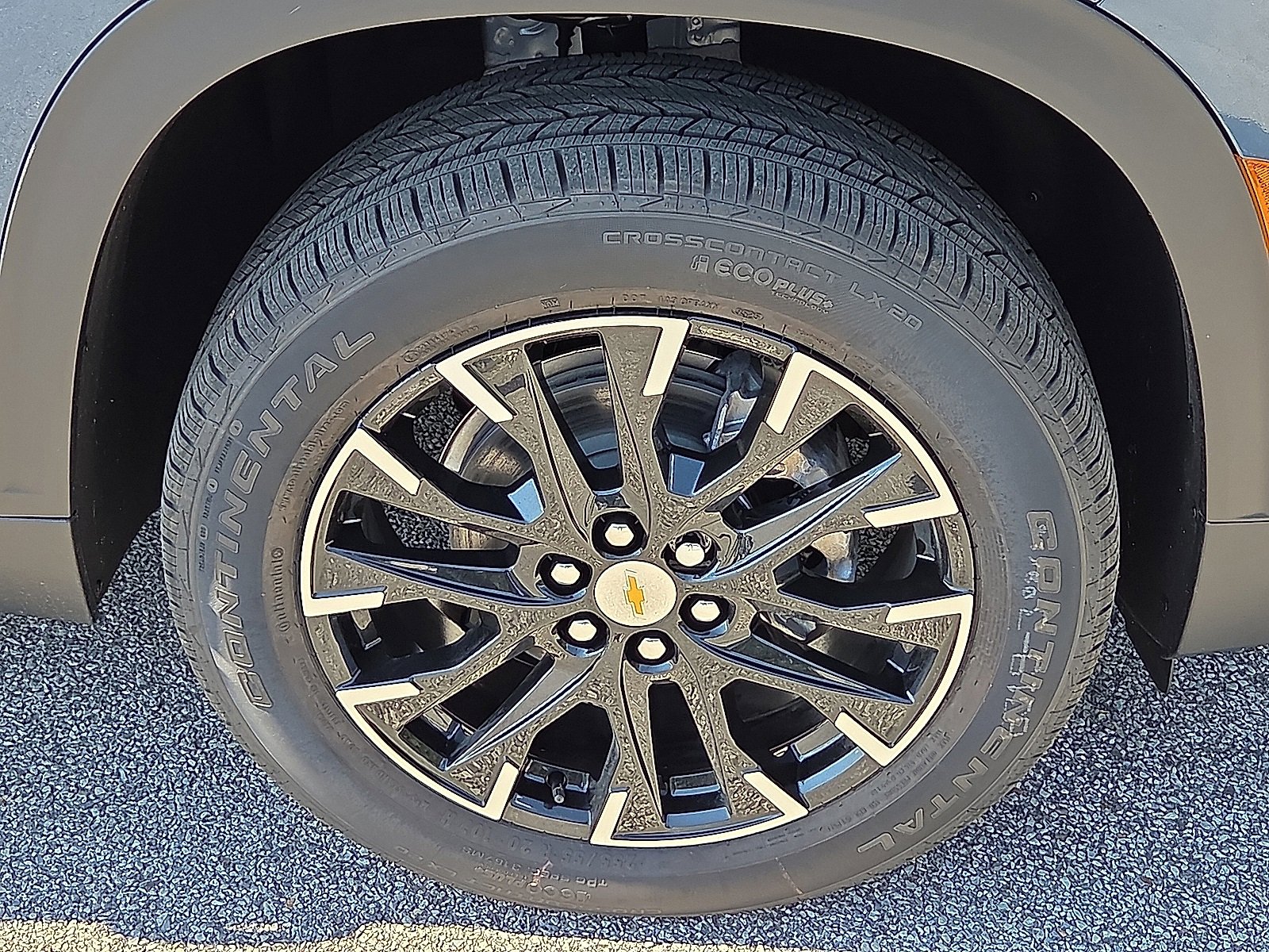 New 2026 Chevrolet Traverse LT w/ Sun and Wheel Package image 7