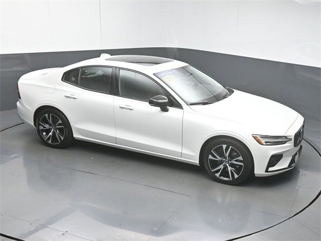 Used 2024 Volvo S60 B5 Core image 39