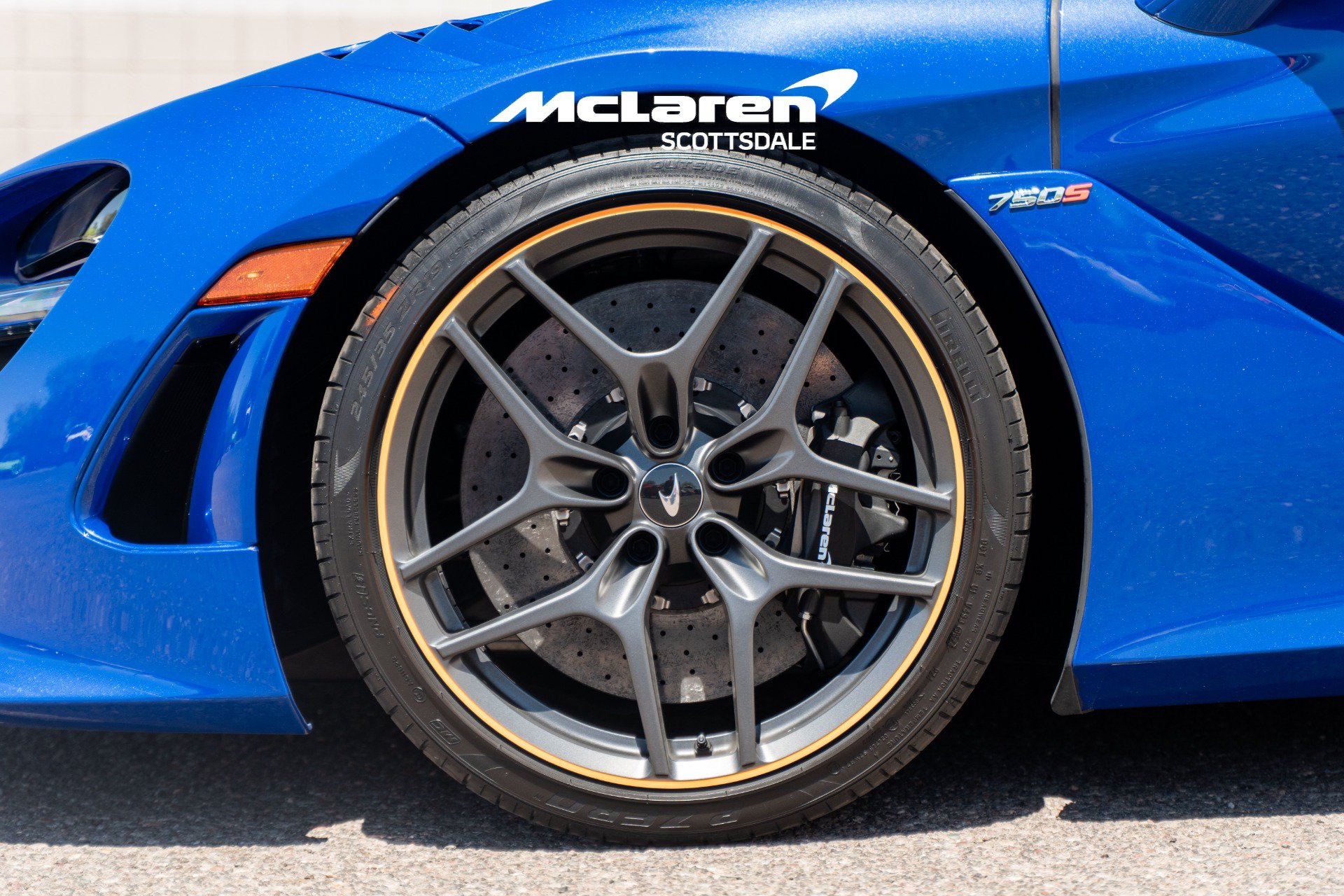 Used 2024 McLaren 750S Spider RWD image 28