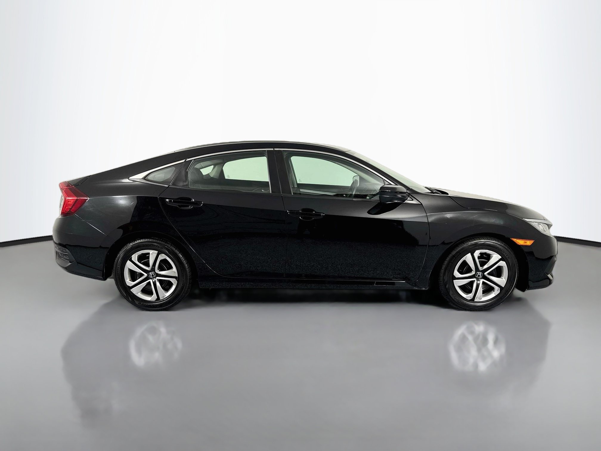 Certified 2018 Honda Civic LX image 4