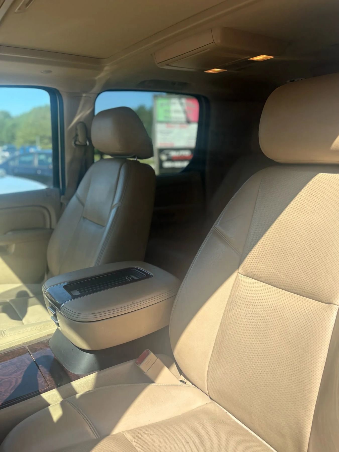 Used 2013 Cadillac Escalade ESV Premium image 41