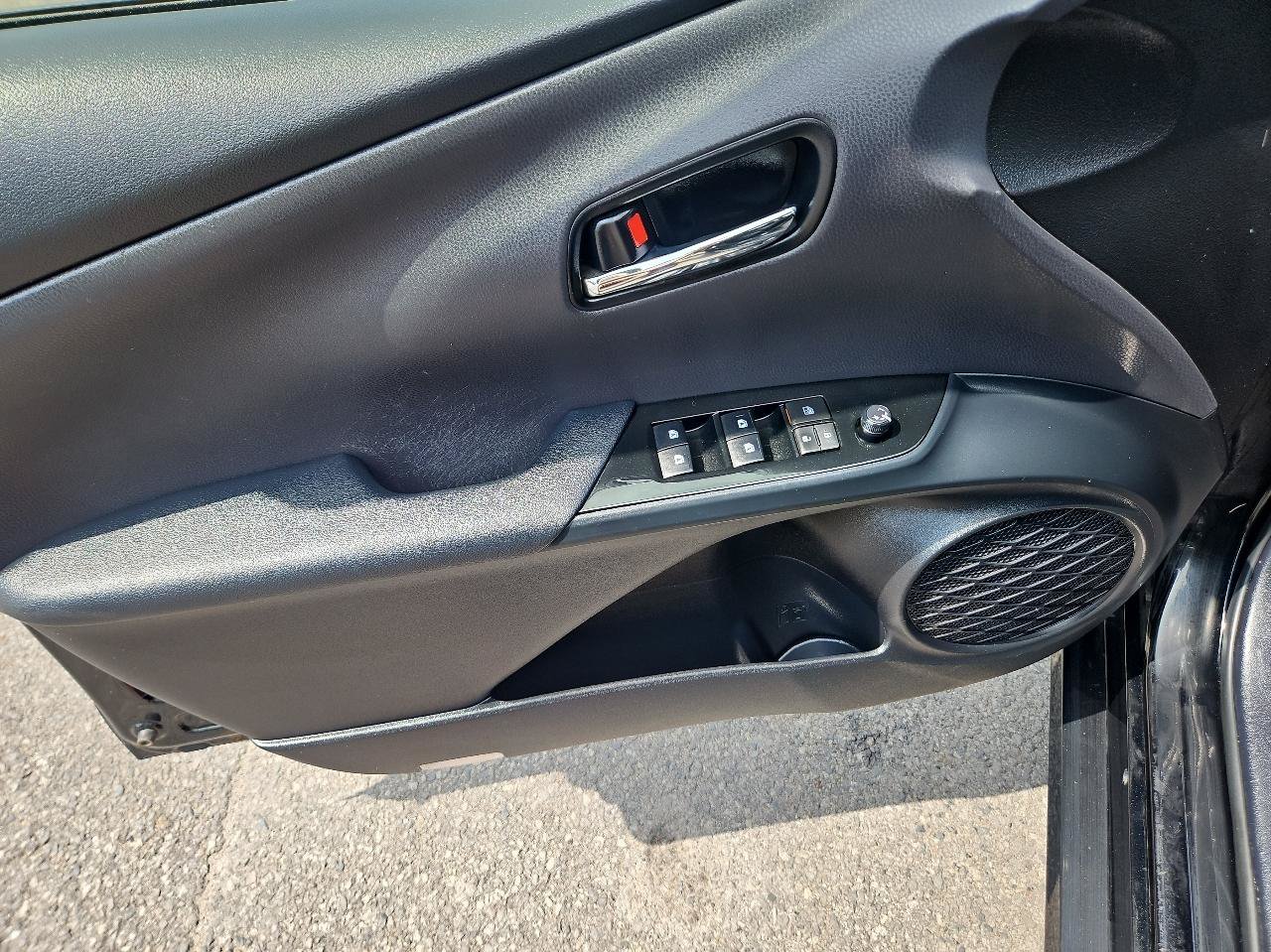 Used 2017 Toyota Prius Three Touring FWD image 14