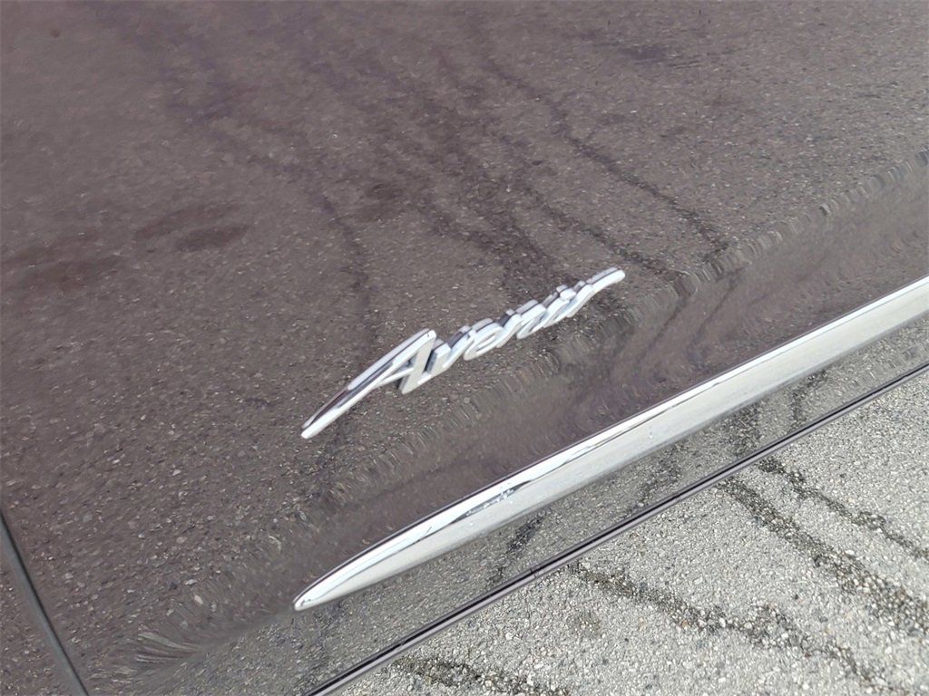 Used 2023 Buick Enclave Avenir w/ Avenir Technology Package image 11