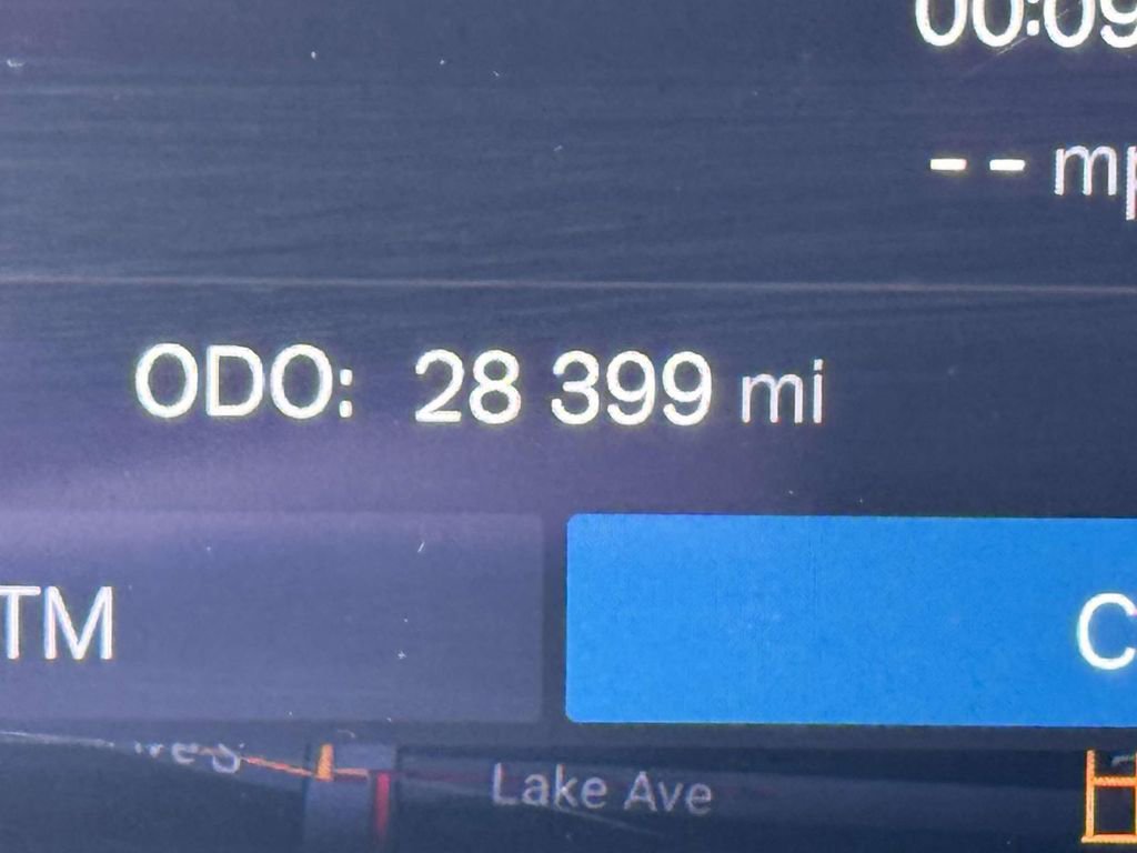 Used 2023 Volvo XC40 B5 Ultimate w/ Climate Package image 24