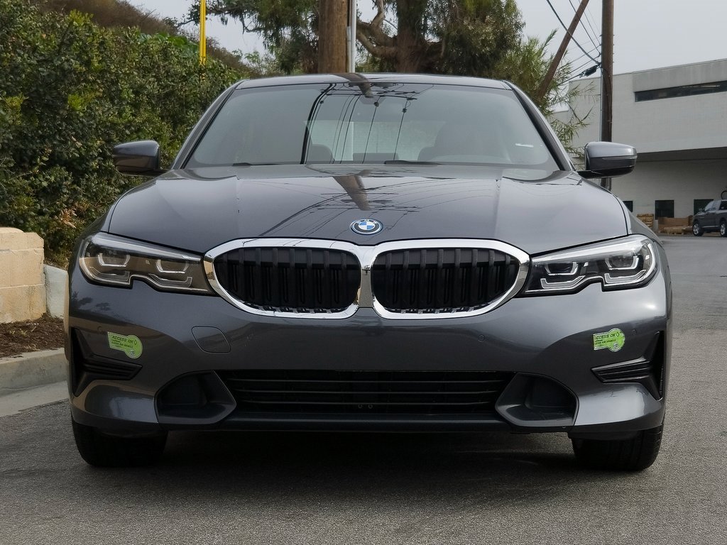 Used 2022 BMW 330e w/ Driving Assistance Package image 28