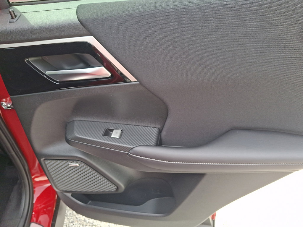 Used 2025 Mitsubishi Outlander ES AWD/4WD image 14