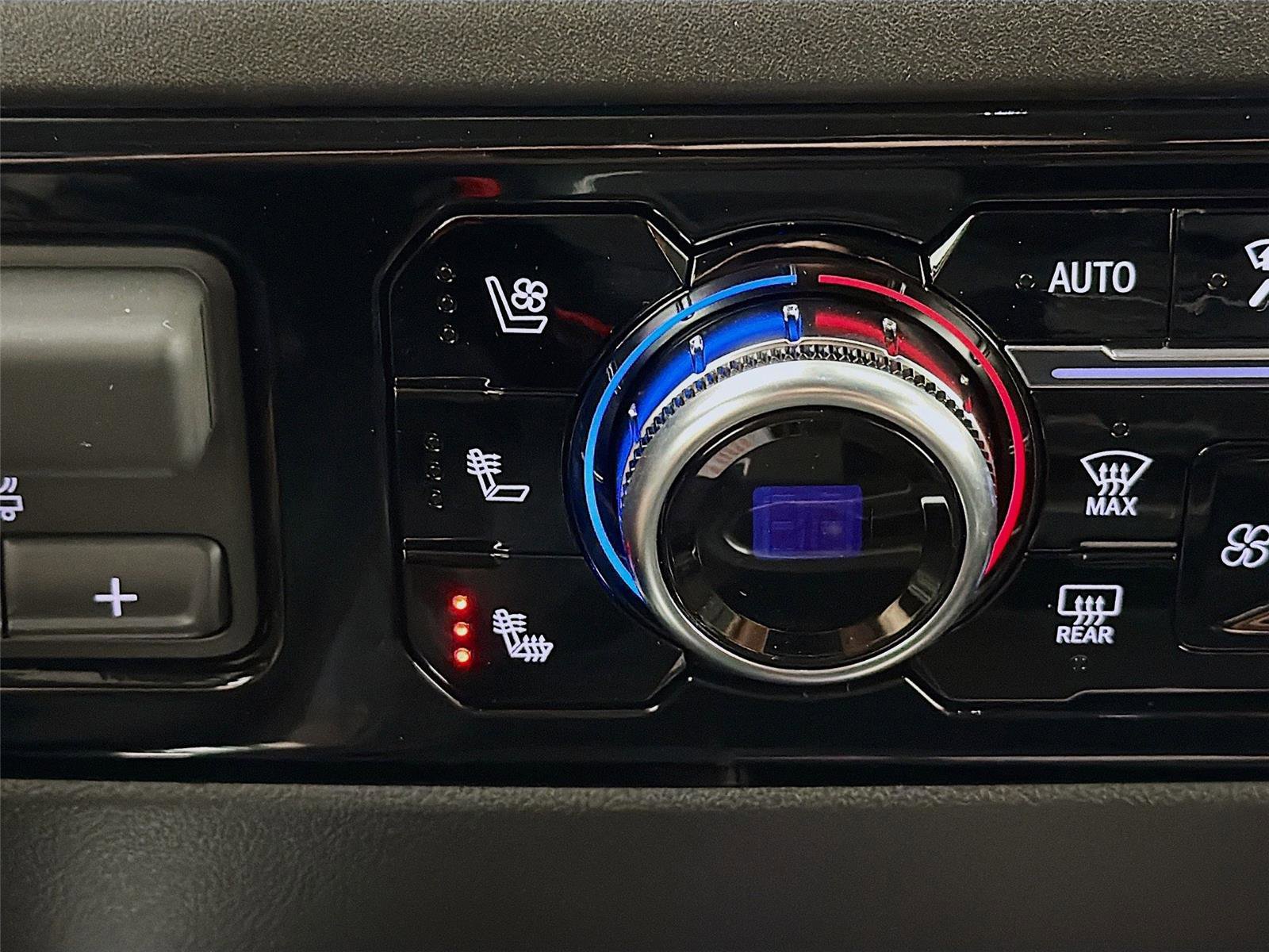 New 2026 GMC Sierra 2500 SLT w/ SLT Premium Package image 22