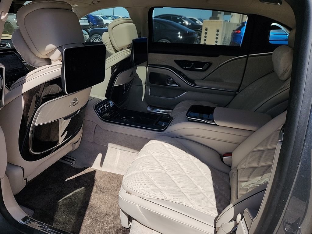 Used 2024 Mercedes-Benz Maybach S 580 4MATIC image 11