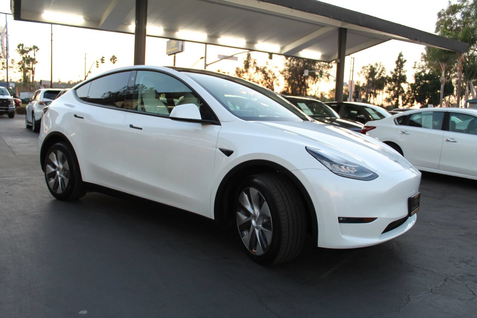 Used 2022 Tesla Model Y Long Range AWD/4WD image 7