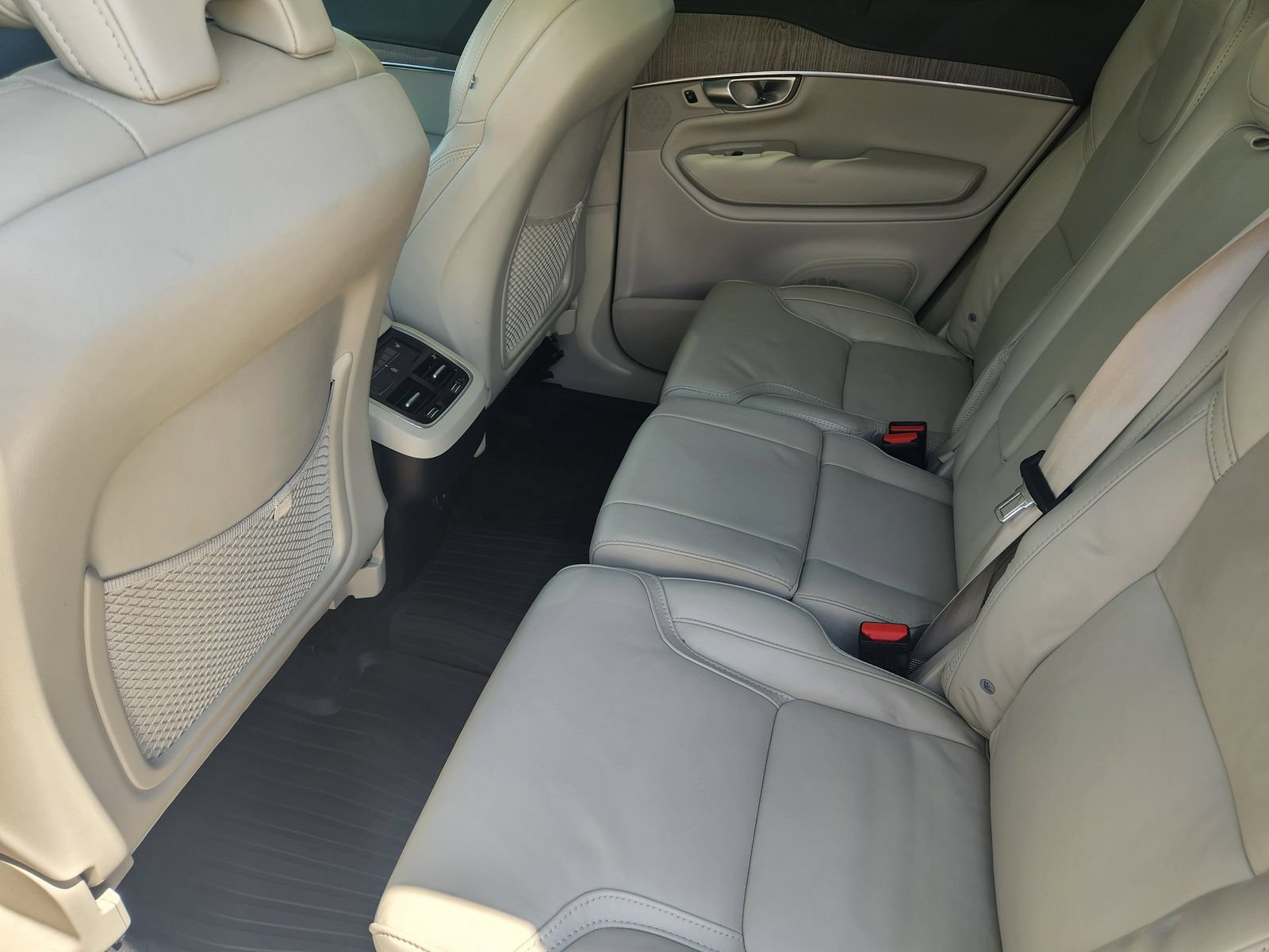 Used 2023 Volvo XC90 B6 Ultimate w/ Protection Package Premier AWD/4WD image 34
