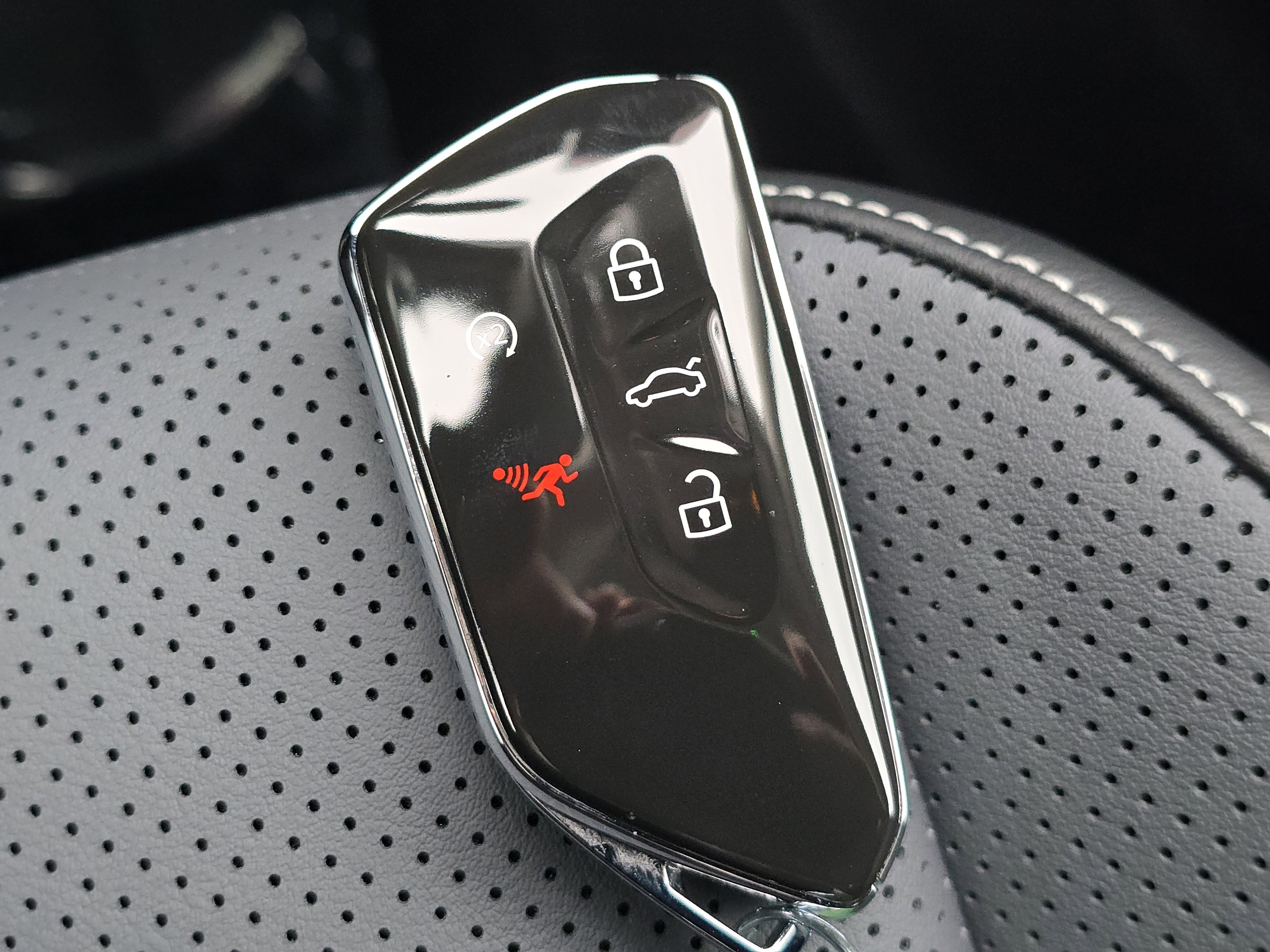 New 2025 Volkswagen Tiguan SE image 27