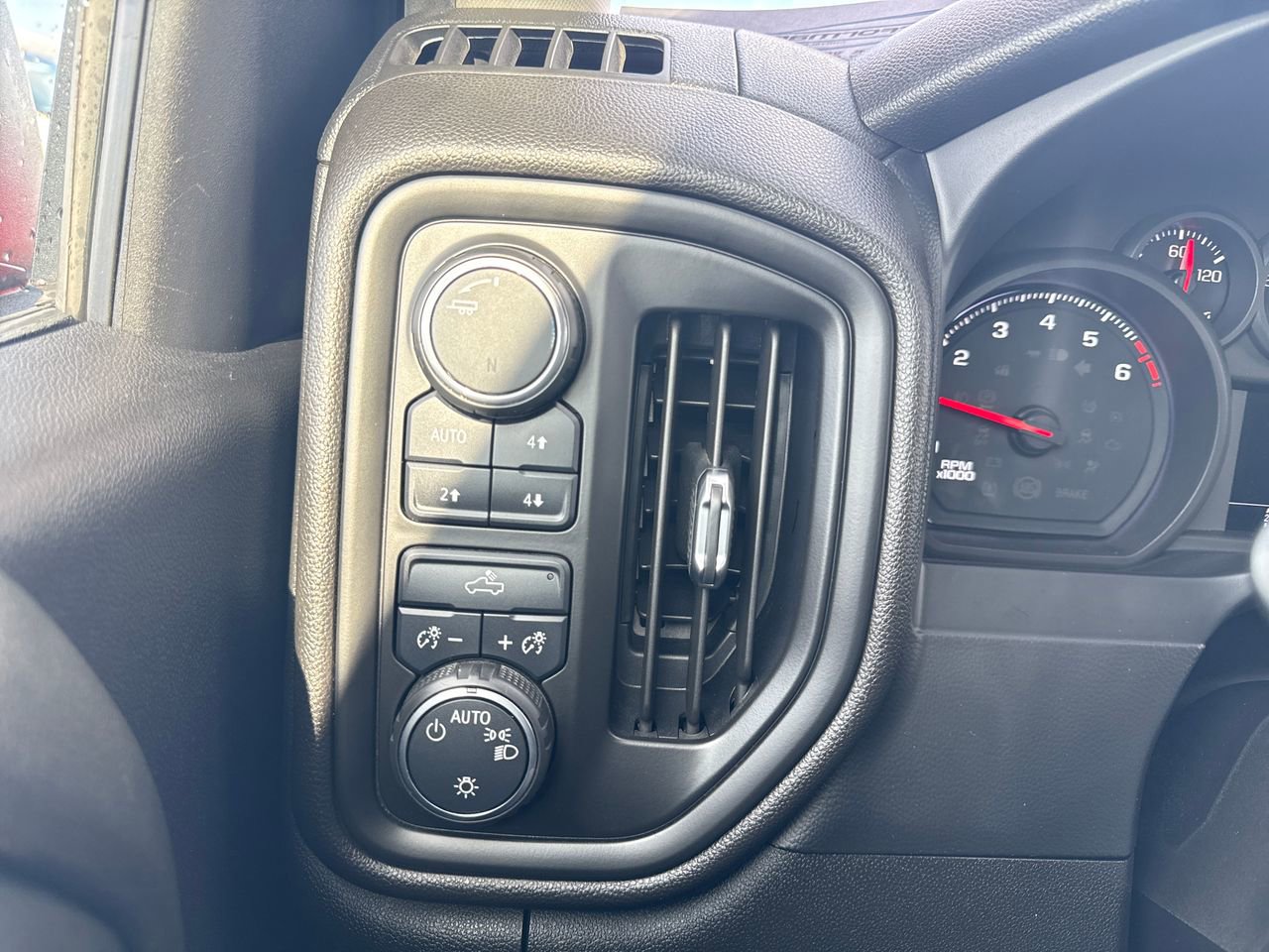 Used 2020 Chevrolet Silverado 1500 Custom Trail Boss image 30