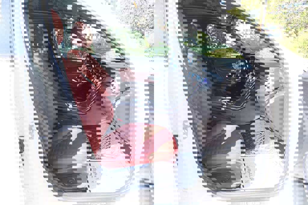 Used 2021 Mercedes-Benz C 300 4MATIC Sedan w/ AMG Line image 34