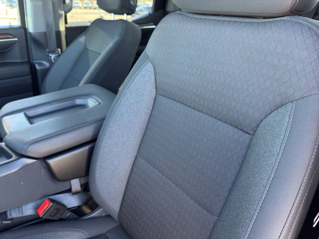 Used 2025 Chevrolet Silverado 1500 LT image 14