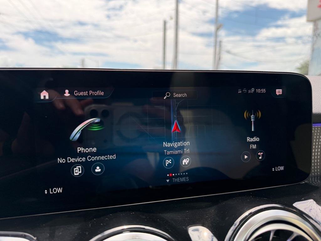 Used 2022 Mercedes-Benz EQB 350 4MATIC image 25
