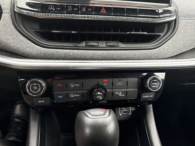 Used 2023 Jeep Compass Latitude image 42