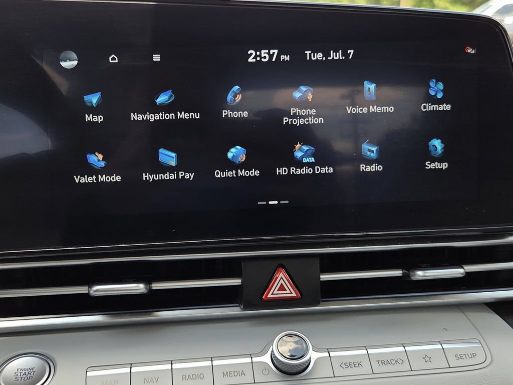 Used 2025 Hyundai Elantra Limited FWD image 10