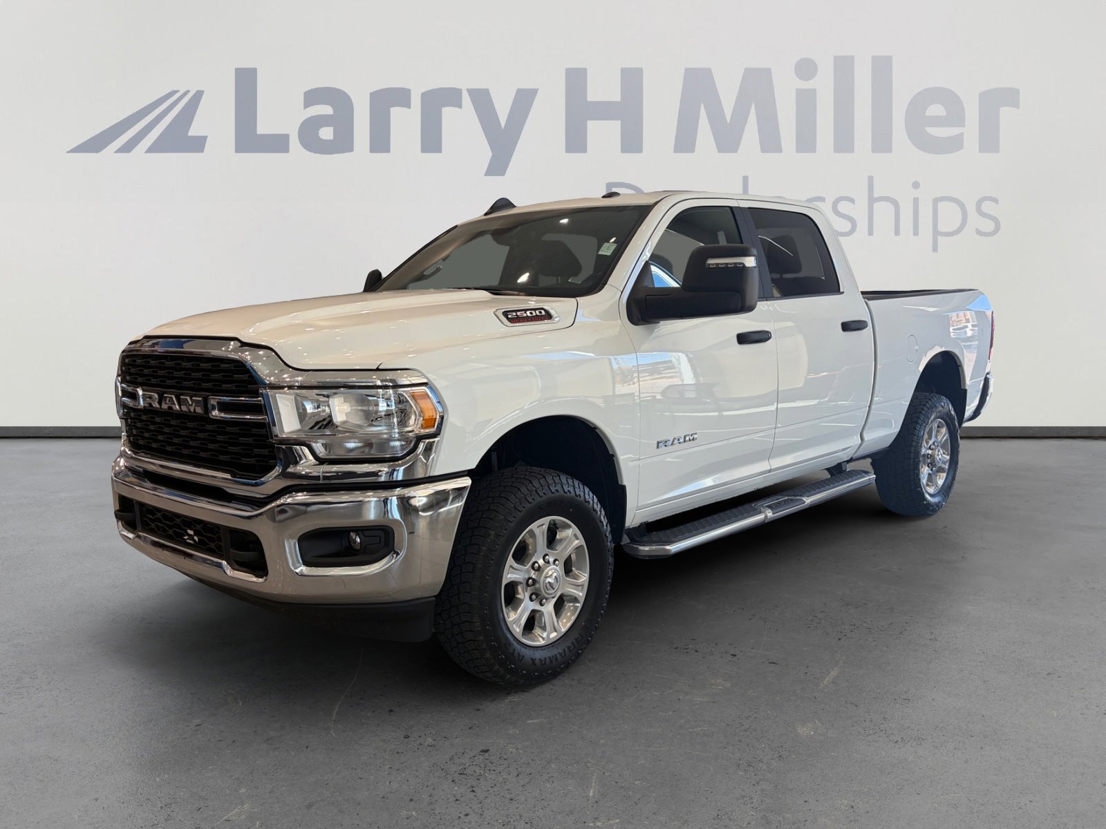 Used 2024 RAM 2500 Big Horn AWD/4WD image 1