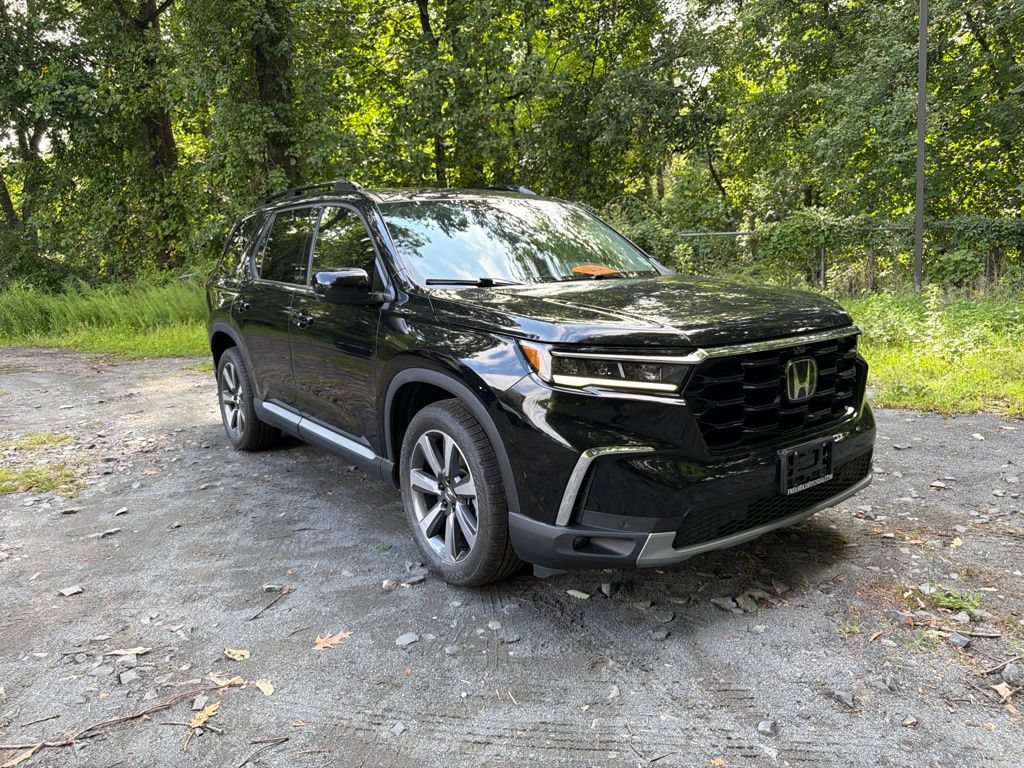 Used 2025 Honda Pilot Elite image 2