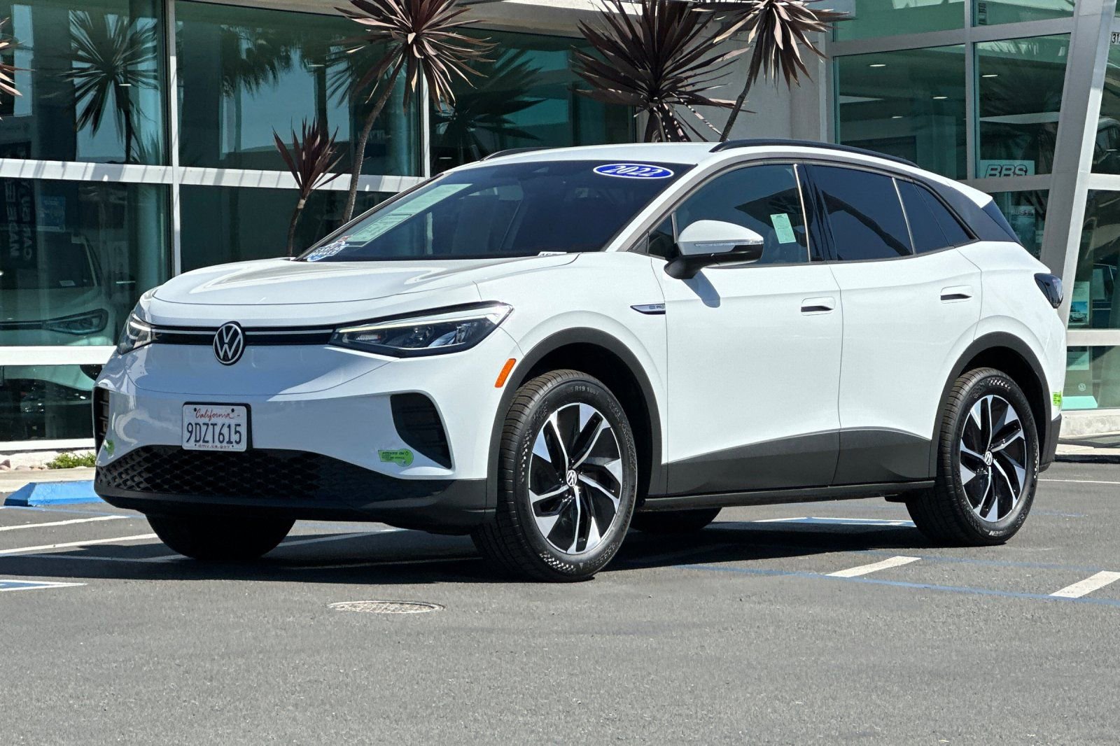 Certified 2022 Volkswagen ID.4 Pro AWD/4WD image 8