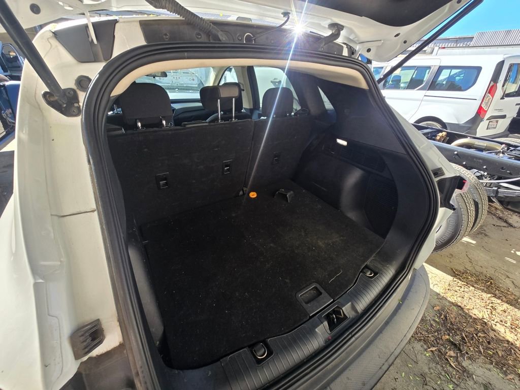 Used 2020 Ford Escape SE image 19