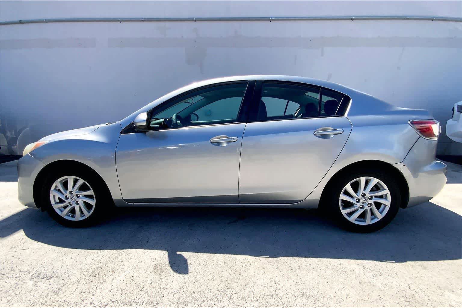 Used 2012 MAZDA MAZDA3 i Touring image 4
