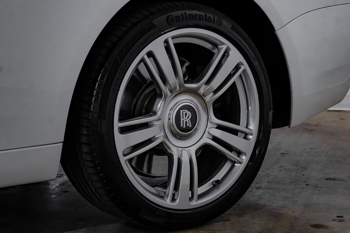 Used 2016 Rolls-Royce Wraith RWD image 48