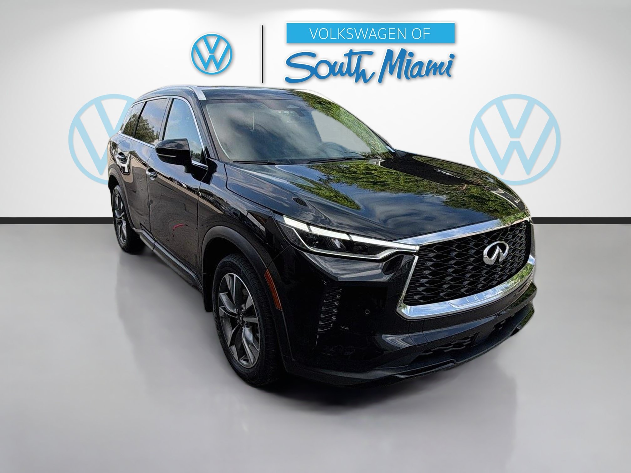 Used 2023 INFINITI QX60 Luxe w/ Performance Audio Package FWD image 1