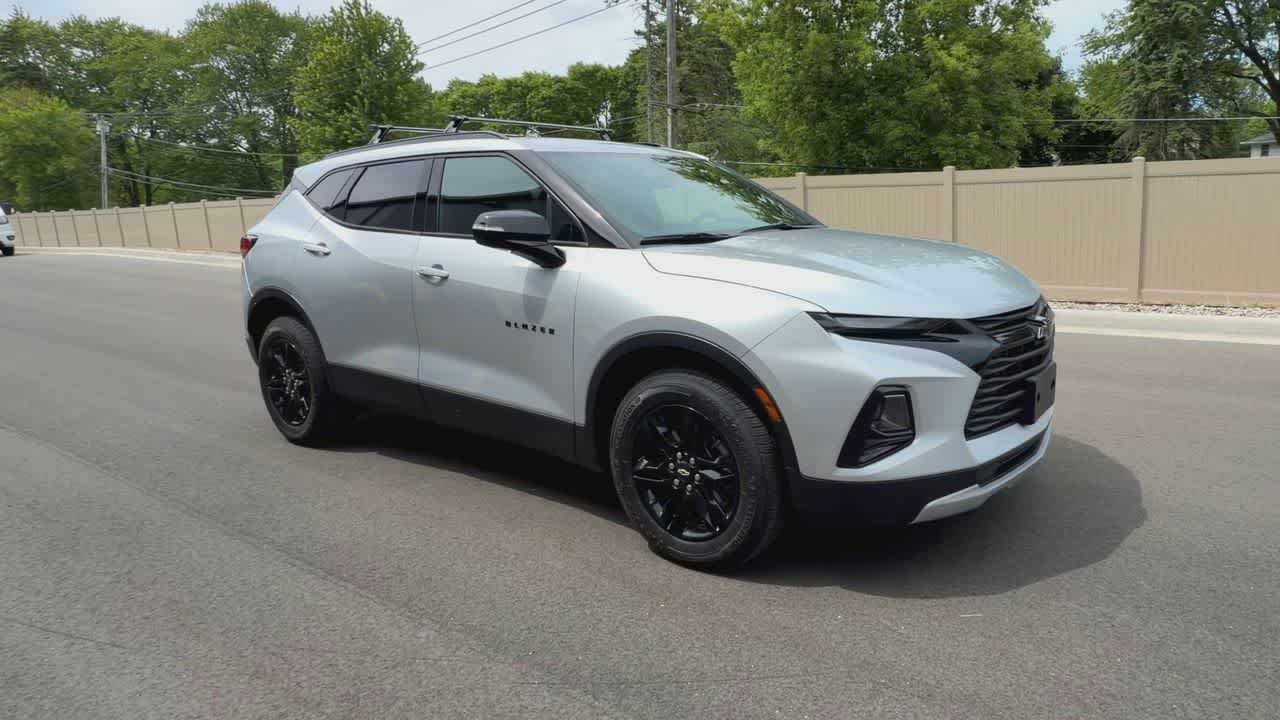 Used 2021 Chevrolet Blazer LT w/ Sound & Technology Package AWD/4WD image 2