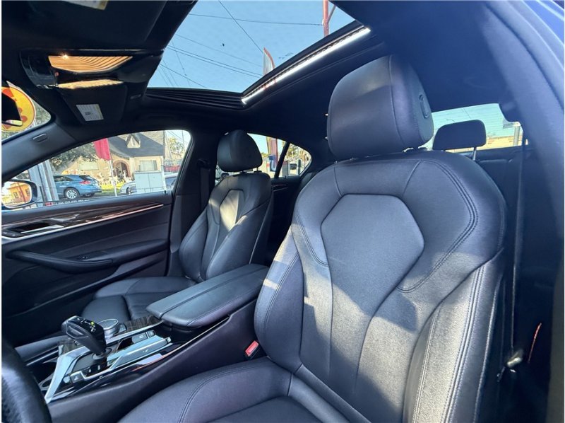 Used 2017 BMW 530i 530i Sedan 4D image 21