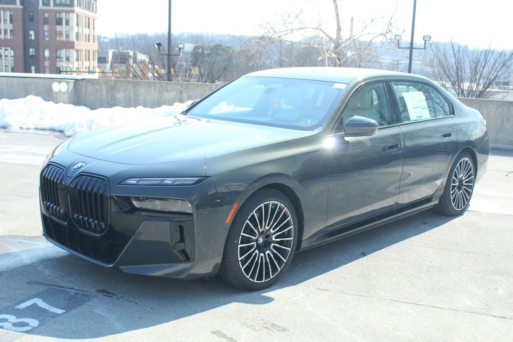 New 2026 BMW i7 xDrive60 w/ Executive Package AWD/4WD image 4