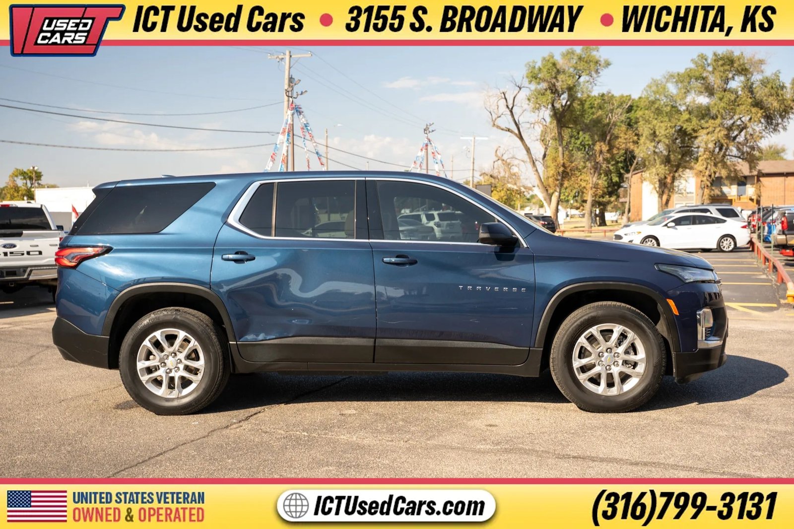 Used 2022 Chevrolet Traverse LS FWD image 7