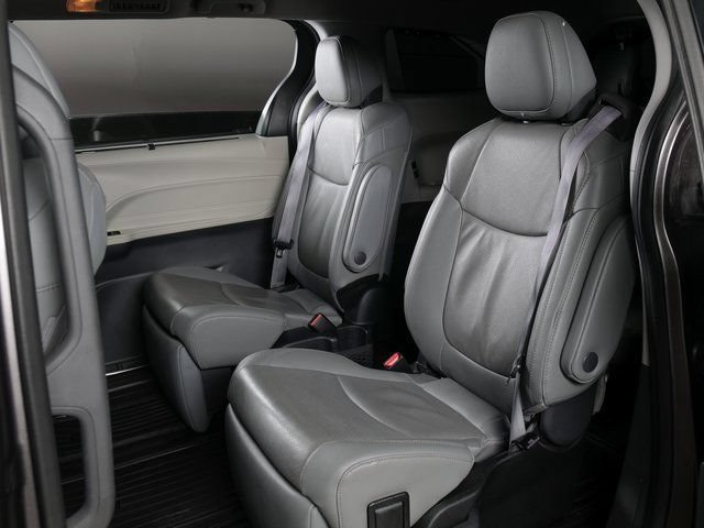 Used 2023 Toyota Sienna Limited AWD/4WD image 5