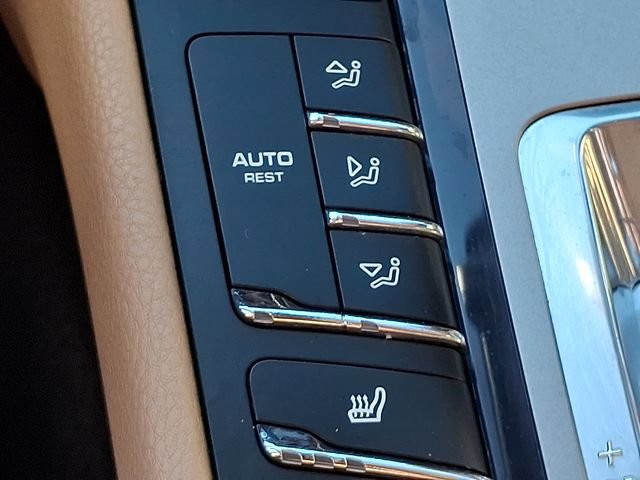 Used 2016 Porsche Panamera Edition RWD image 27