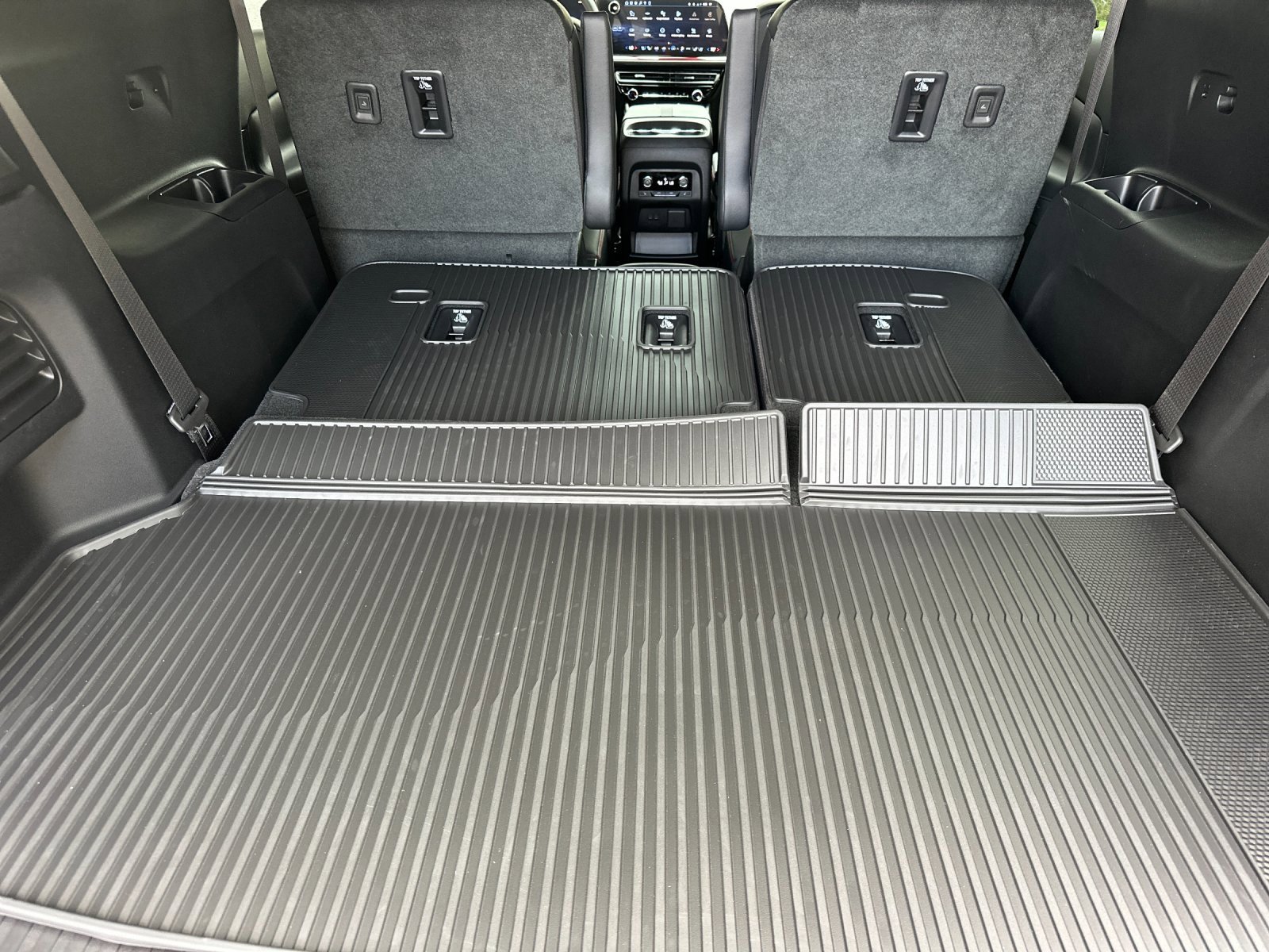 New 2026 Chevrolet Traverse RS w/ LPO, Floor Liner Package image 18