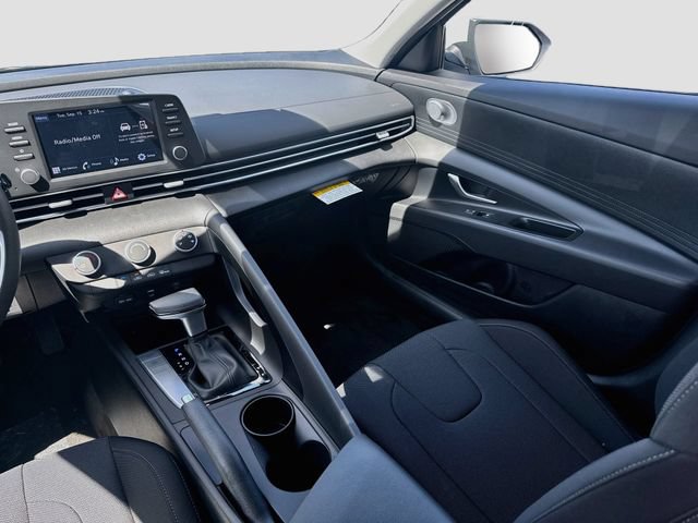 New 2026 Hyundai Elantra SE FWD image 25