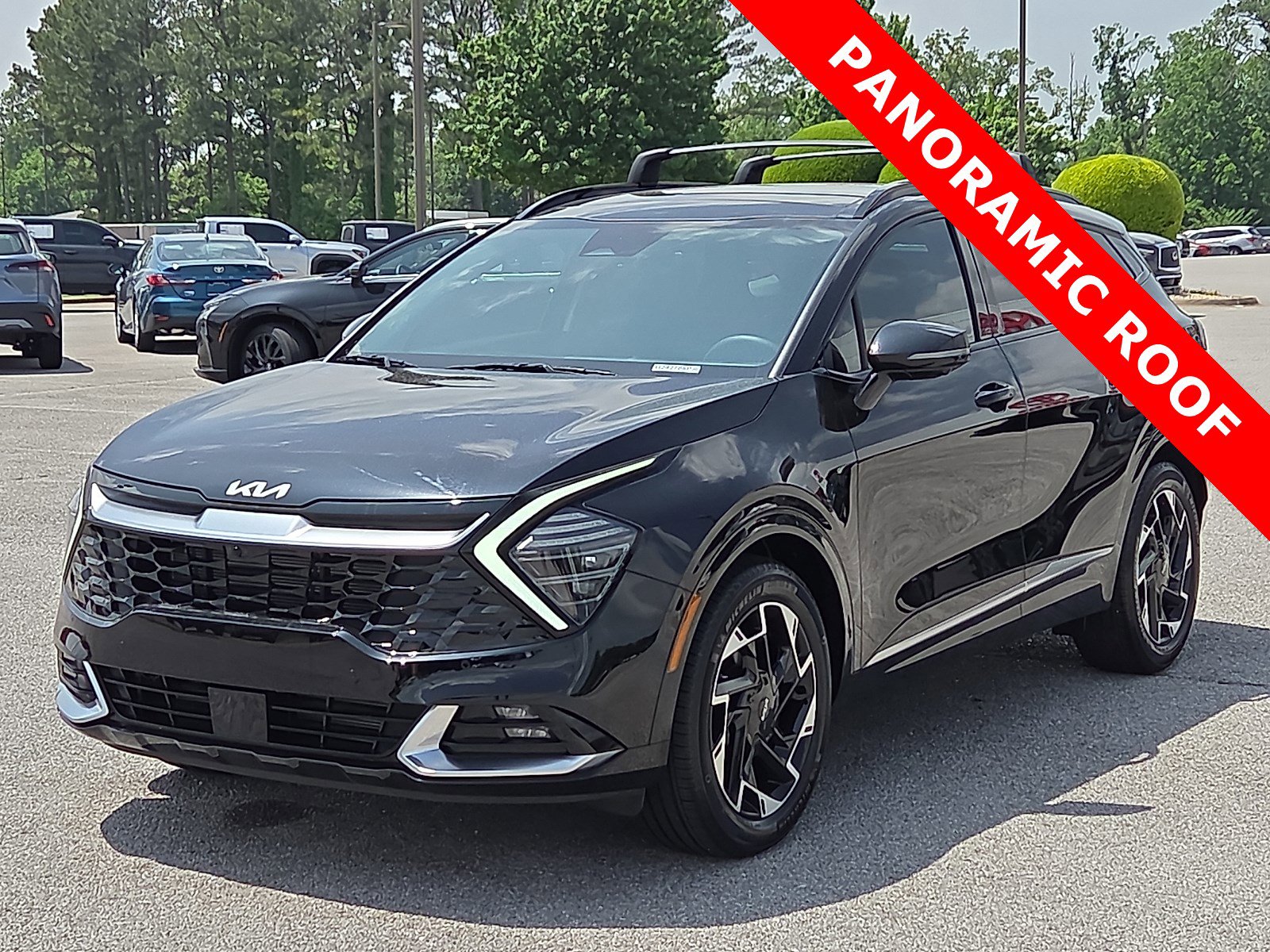 Used 2025 Kia Sportage SX FWD image 2