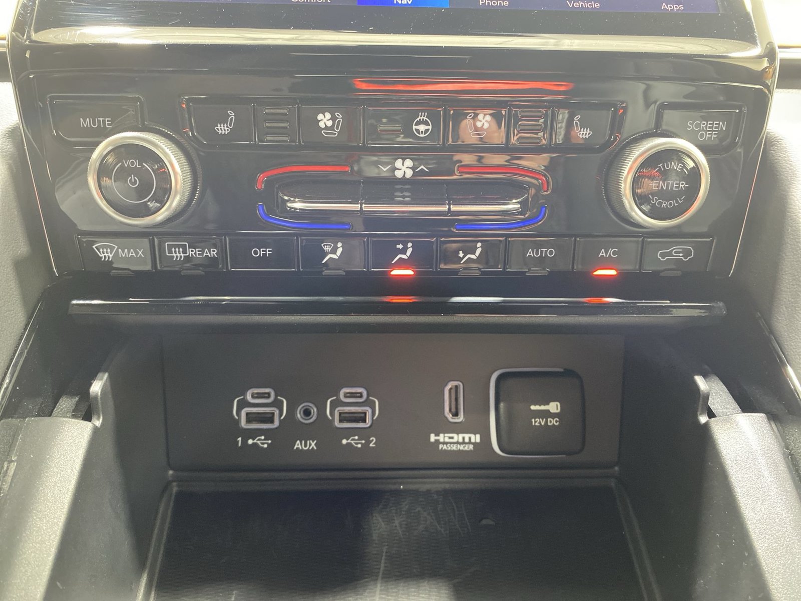 Used 2024 Jeep Grand Cherokee Summit AWD/4WD image 19