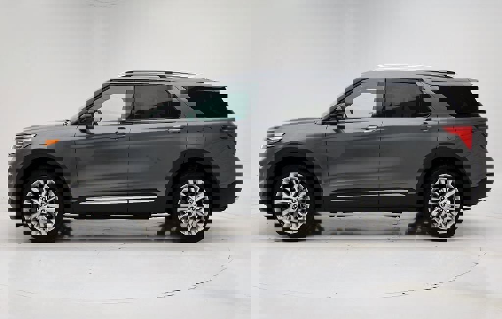 Used 2022 Ford Explorer Platinum w/ Equipment Group 601A image 5