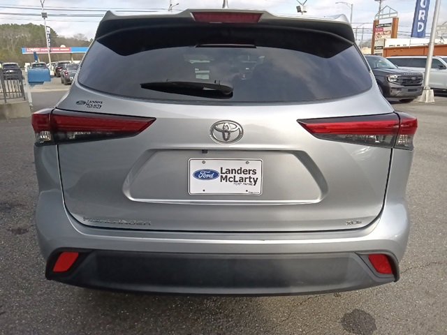 Used 2023 Toyota Highlander XLE image 4