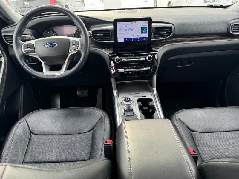 Used 2022 Ford Explorer Limited w/ Equipment Group 301A image 9