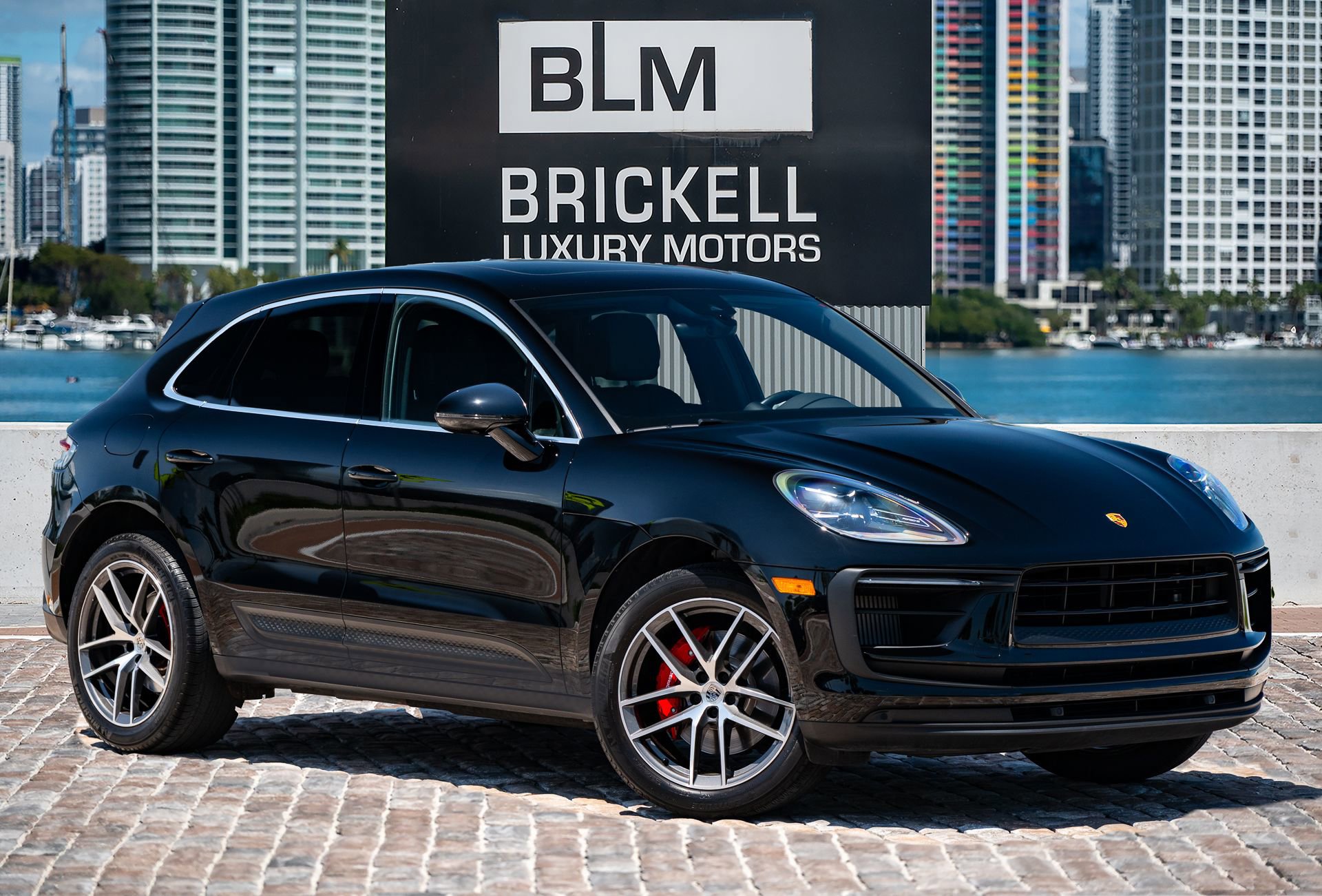 Used 2022 Porsche Macan S AWD/4WD image 1