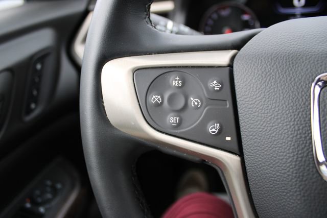 Used 2023 GMC Acadia Denali w/ Denali Technology Package image 12