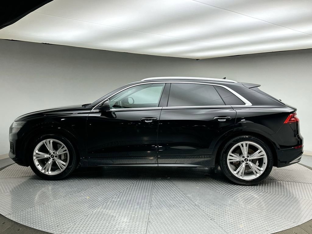 Used 2022 Audi Q8 Prestige w/ Prestige Package image 2